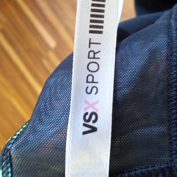 VSX size M sports bra - Picture 4 of 5